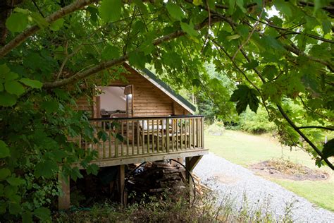 Nature's Oasis: Woodland Cottages near Magic Springs